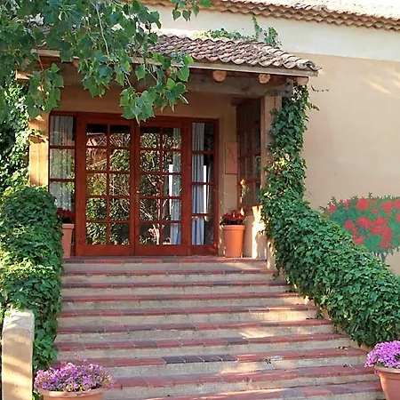 El Rancho Hotel 4*