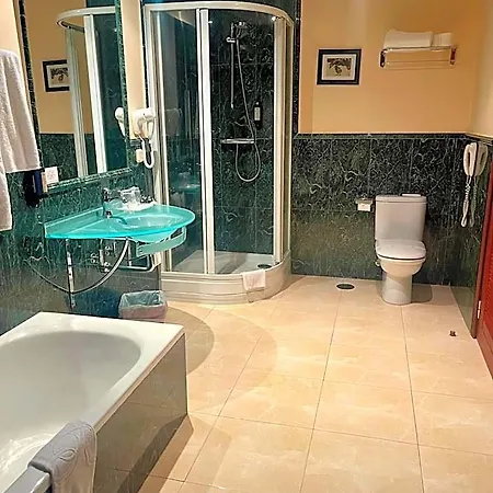Hotel El Rancho Torrecaballeros