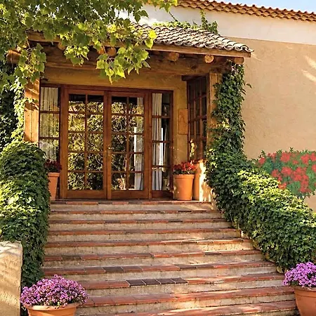 El Rancho Hotel Torrecaballeros