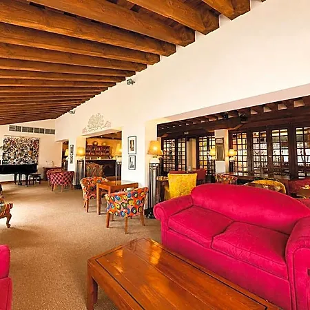 El Rancho Hotel Torrecaballeros