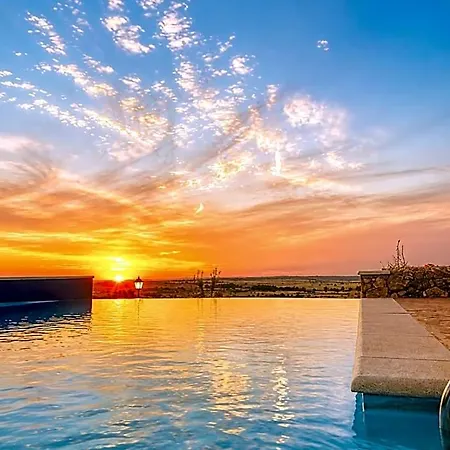 Hotel El Rancho 4*